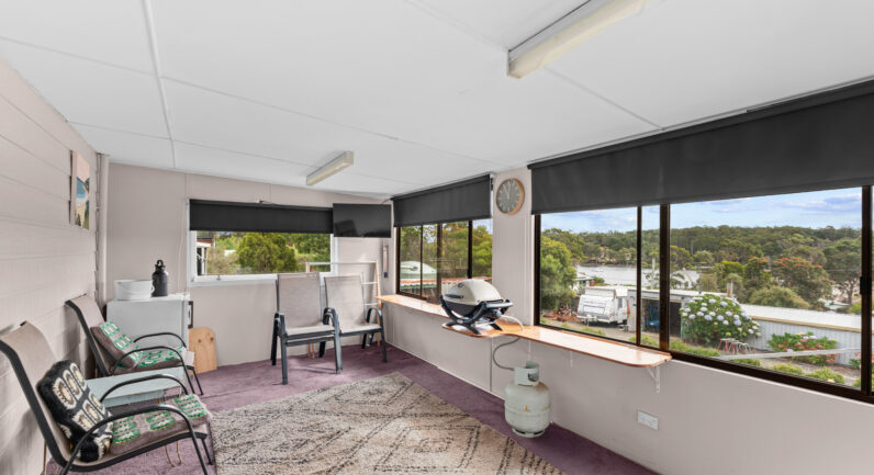 19 Cray Point Parade, Eggs And Bacon Bay TAS 7112