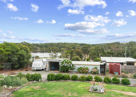 19 Cray Point Parade