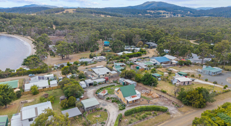 19 Cray Point Parade, Eggs And Bacon Bay TAS 7112