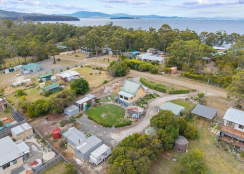 19 Cray Point Parade