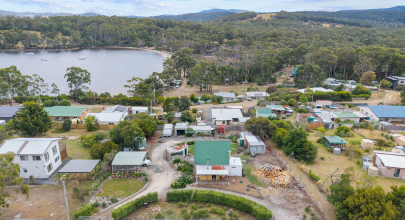 19 Cray Point Parade, Eggs And Bacon Bay TAS 7112