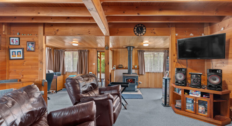 19 Cray Point Parade, Eggs And Bacon Bay TAS 7112