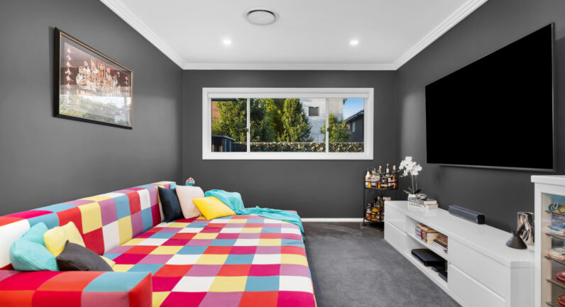 21 Silverton Street, Gregory Hills NSW 2557