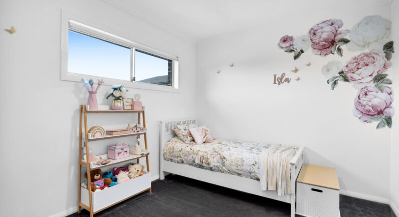 21 Silverton Street, Gregory Hills NSW 2557