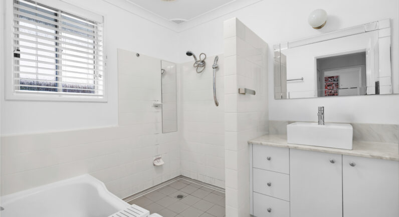 27 Stromlo Place, Ruse NSW 2560