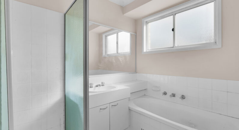 1 and 1A Turquoise Place, Eagle Vale NSW 2558