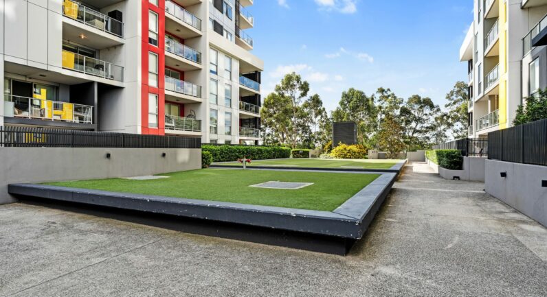 129/2 Browne Parade, Warwick Farm NSW 2170