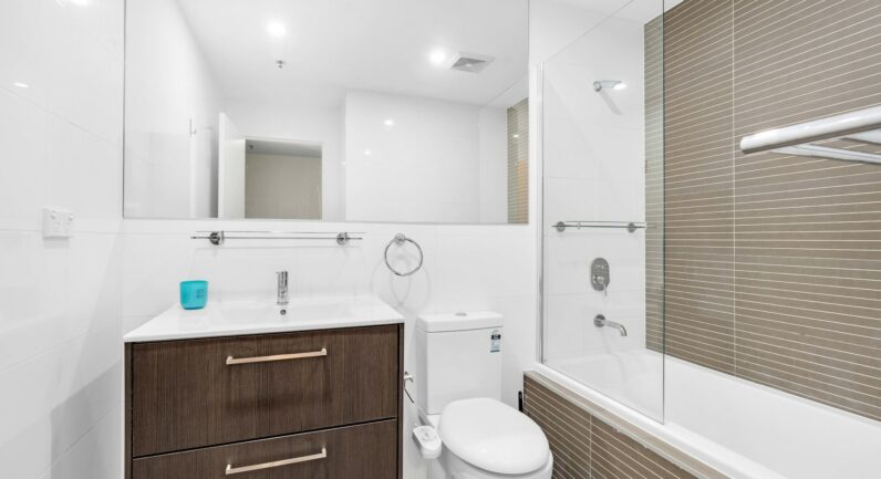 129/2 Browne Parade, Warwick Farm NSW 2170