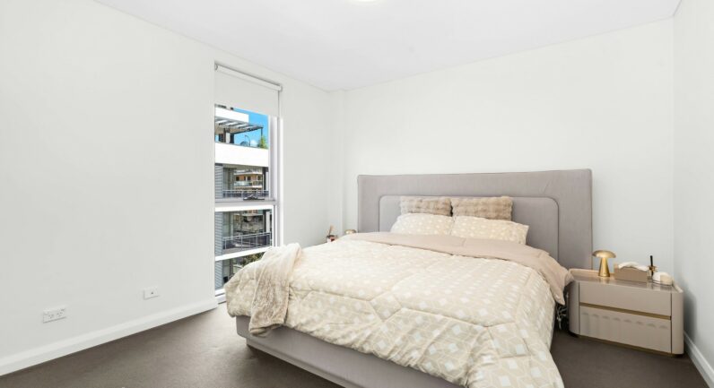 129/2 Browne Parade, Warwick Farm NSW 2170