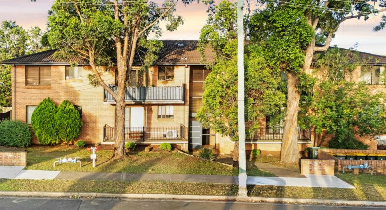 4/32 Old Hume Highway, Camden NSW 2570