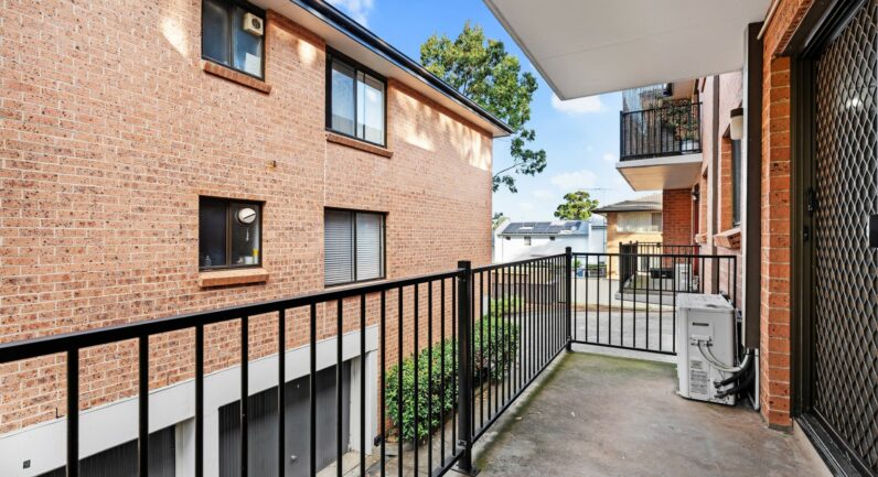 4/32 Old Hume Highway, Camden NSW 2570