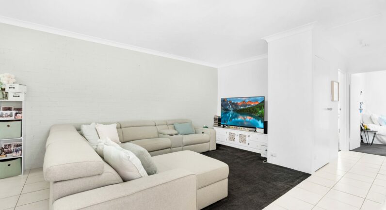 4/32 Old Hume Highway, Camden NSW 2570