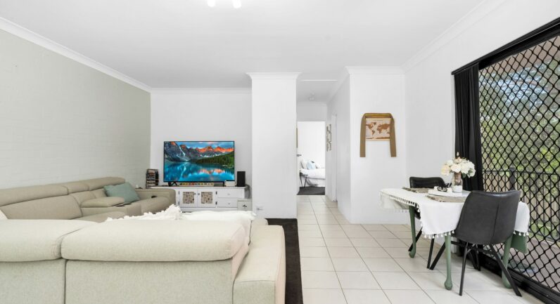 4/32 Old Hume Highway, Camden NSW 2570