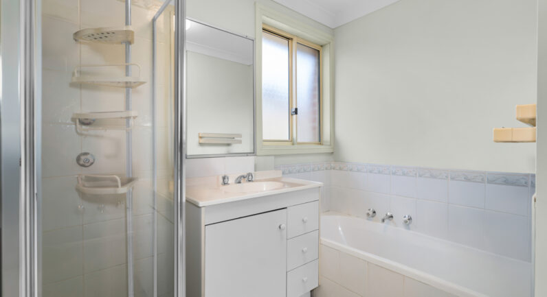 16 Bettong Place, St Helens Park NSW 2560