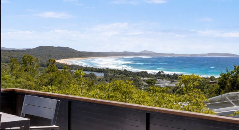 8 Comara Terrace, Crescent Head NSW 2440