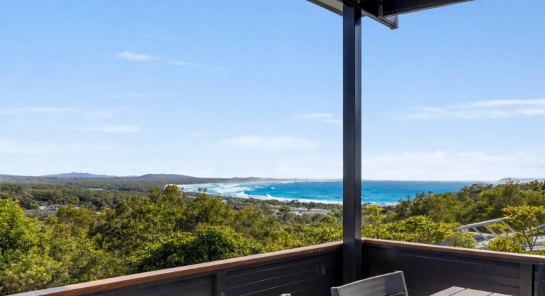 8 Comara Terrace, Crescent Head NSW 2440