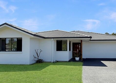 33 Lophostemon Drive