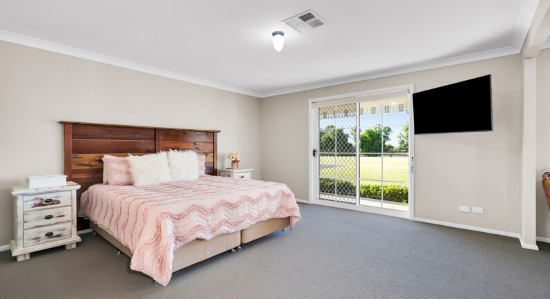 3 Crawford Creek Place, Razorback NSW 2571