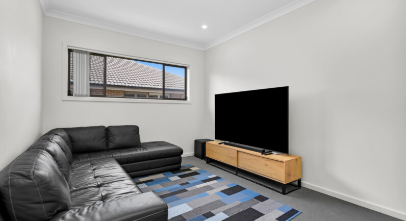 15 Weldon Street, Oran Park NSW 2570