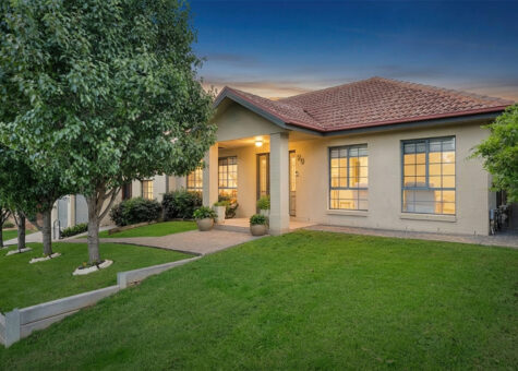 29 The Cascades Mount