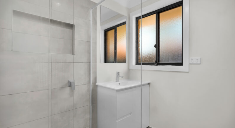 8 & 8a Mulgara Place, St Helens Park NSW 2560