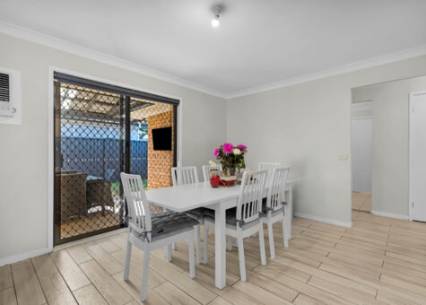 8 & 8a Mulgara Place