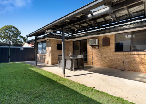 8 & 8a Mulgara Place