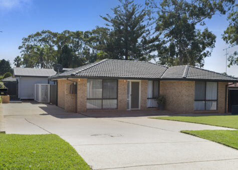 8 & 8a Mulgara Place