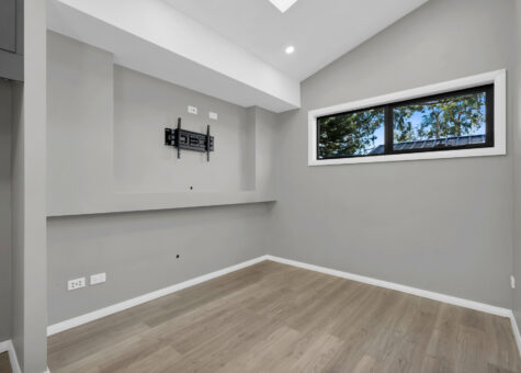 8 & 8a Mulgara Place