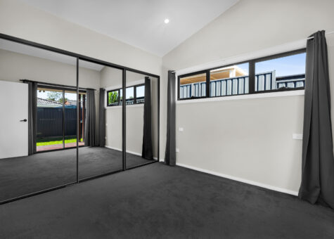 8 & 8a Mulgara Place