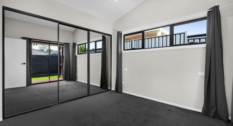 8 & 8a Mulgara Place, St Helens Park NSW 2560