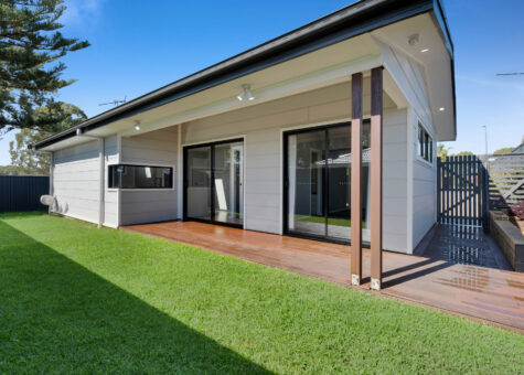 8 & 8a Mulgara Place