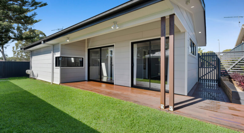 8 & 8a Mulgara Place, St Helens Park NSW 2560