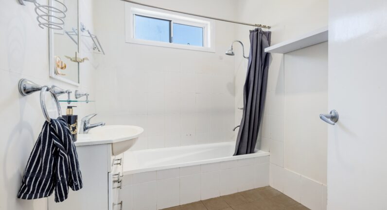 11 Carrington Street, West Kempsey NSW 2440