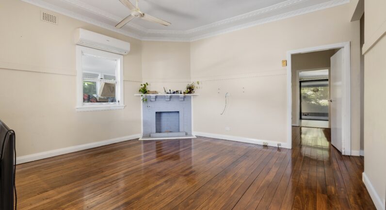 11 Carrington Street, West Kempsey NSW 2440