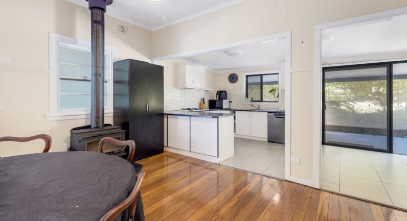 11 Carrington Street, West Kempsey NSW 2440