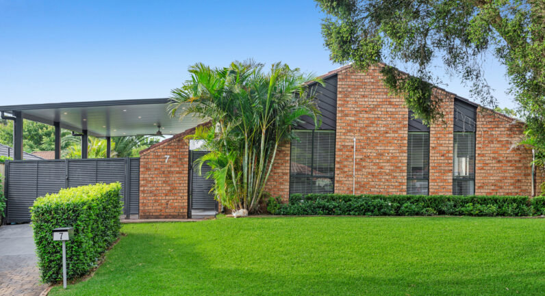7 Nott Place, Mount Annan NSW 2567
