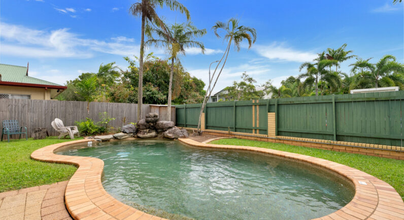 8/5 Grantala Street, Manoora QLD 4870