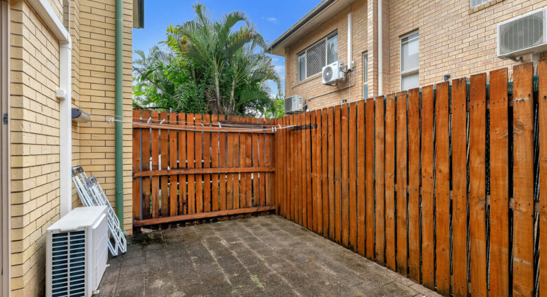 8/5 Grantala Street, Manoora QLD 4870