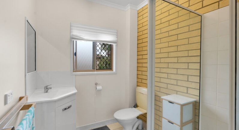 8/5 Grantala Street, Manoora QLD 4870