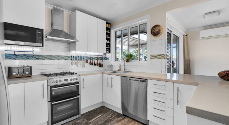 18 Fluorite Place, Eagle Vale NSW 2558