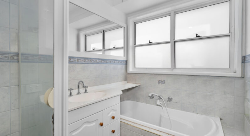 18 Fluorite Place, Eagle Vale NSW 2558