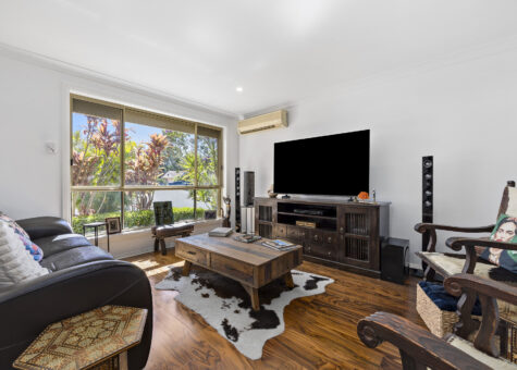 16 Reef Close