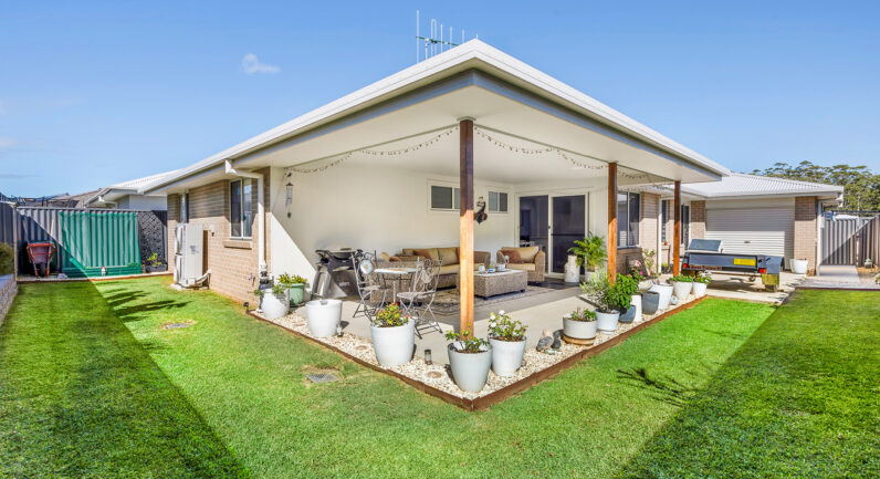 21 Amity Crescent, Thrumster NSW 2444
