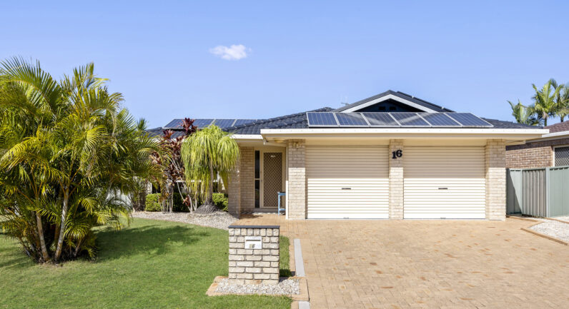16 Reef Close, Port Macquarie NSW 2444