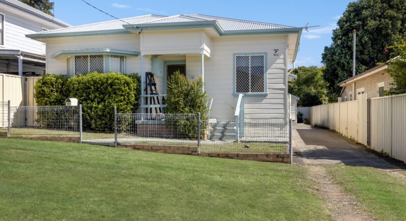 22 Cochrane Street, West Kempsey NSW 2440