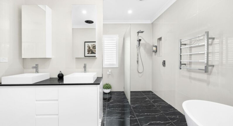 1 Sickles Drive, Grasmere NSW 2570