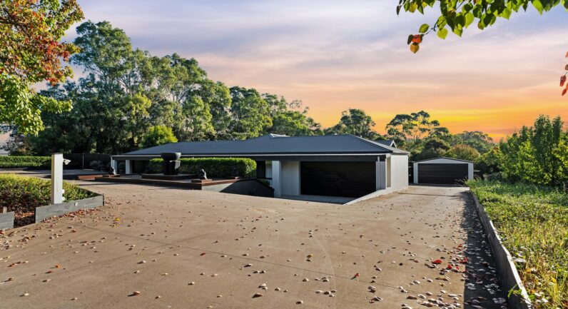 1 Sickles Drive, Grasmere NSW 2570