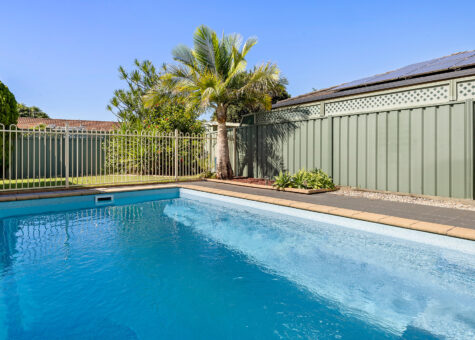 16 Reef Close