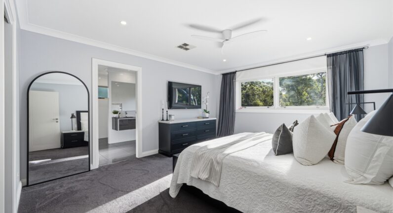98 Kooloona Crescent, West Pymble NSW 2073